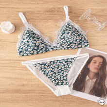 Pack Of 2 Printed Single Hook Design Bra With T-Panty Set