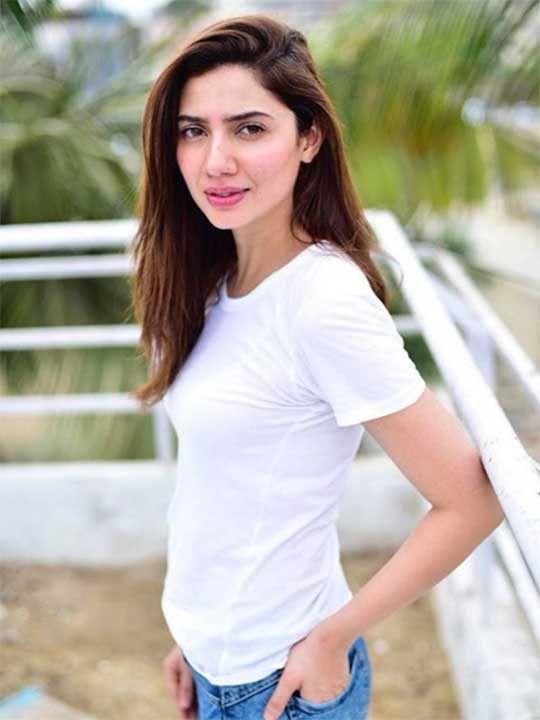 White Round Neck Basic T-Shirt